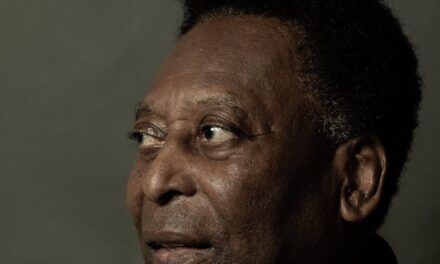 <strong>Pelé Bows Out Aged 82</strong>